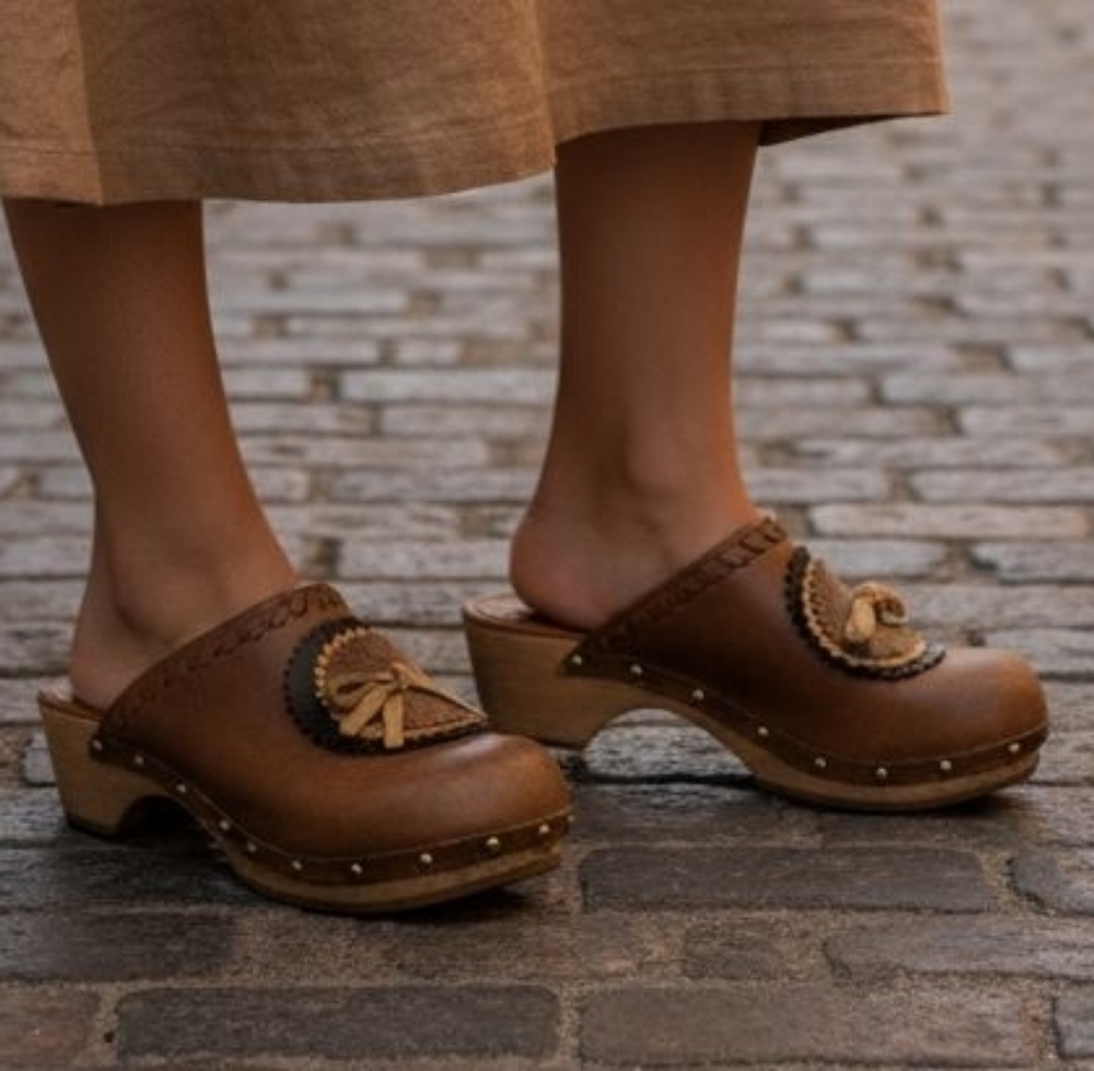 Lucky Brand Brown Leather Clogs